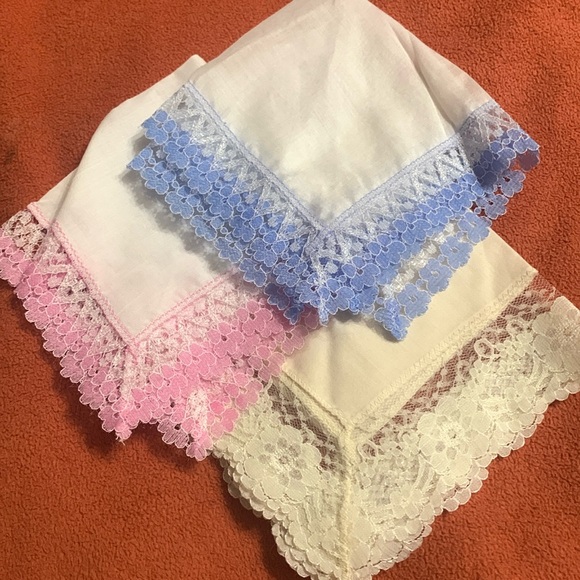 3 Vintage Lace Ladies Handkerchiefs - Picture 1 of 3